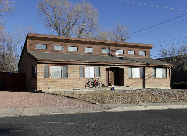 1902 Glenn St in Colorado Springs, CO - Building Photo - Building Photo