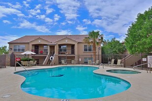 Las Norias Apartments in El Paso, TX - Building Photo