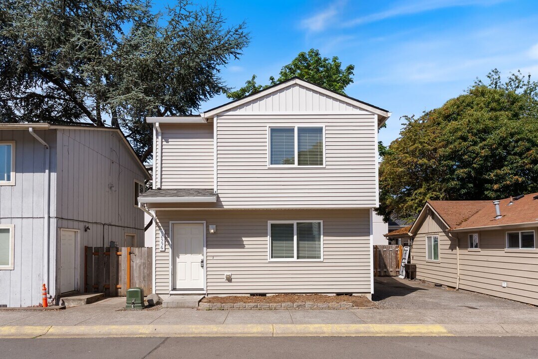 12556 SE Ramona St in Portland, OR - Foto de edificio