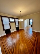 228 Laurel Ave, Unit #1 in Maplewood, NJ - Foto de edificio - Building Photo