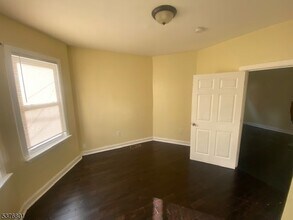 14 Fern Ave in Irvington, NJ - Foto de edificio - Building Photo