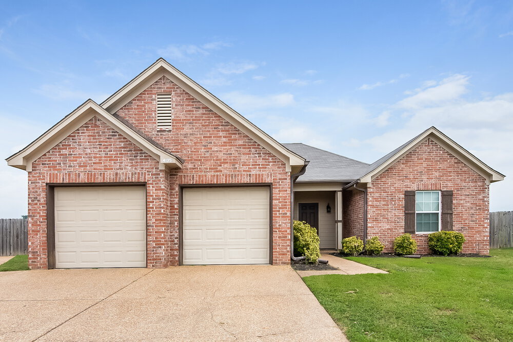 4135 Chelsea Wood Cove in Olive Branch, MS - Building Photo