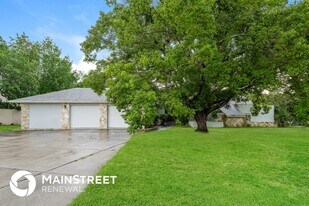 6084 Freeport Dr in Spring Hill, FL - Building Photo