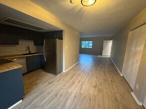 314 Elmead Ct in Greenwood, IN - Building Photo - Building Photo