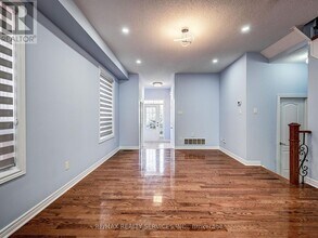 114 Rocky Point Crescent in Brampton, ON - Building Photo - Building Photo