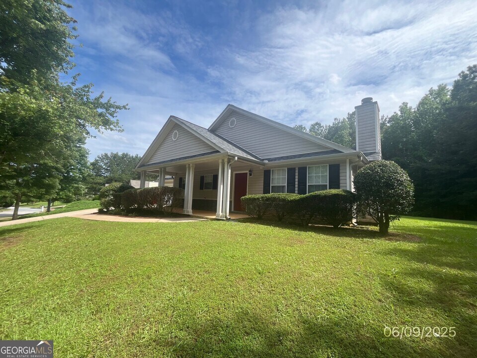 80 Autumn Way in Covington, GA - Building Photo