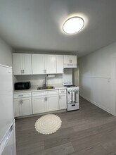 176 Pearl St, Unit 2R in Middletown, CT - Building Photo - Building Photo