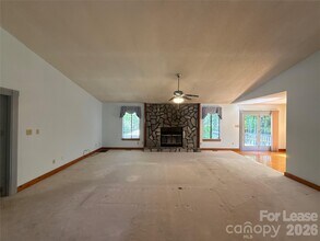 13930 Idlewild Rd in Matthews, NC - Building Photo - Building Photo