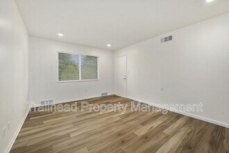 8300 Robinson St in Overland Park, KS - Building Photo - Building Photo