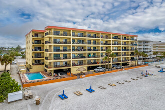 La Brisas in Madeira Beach, FL - Building Photo - Building Photo