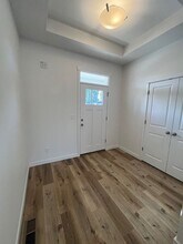 701 Tigerlily St in Silverton, OR - Building Photo - Building Photo