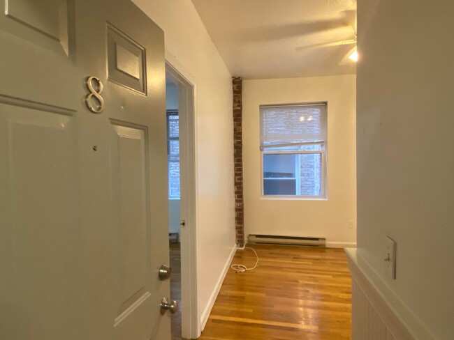 12 Cleveland Pl in Boston, MA - Building Photo - Building Photo