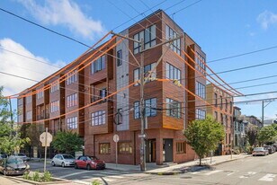 1247 E Columbia Ave in Philadelphia, PA - Building Photo