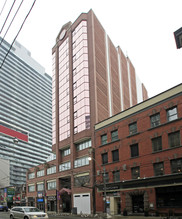 393 King St W in Toronto, ON - Building Photo - Building Photo