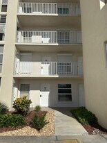 2225 Jimmy Buffett Mem Hwy in Indian Harbour Beach, FL - Building Photo