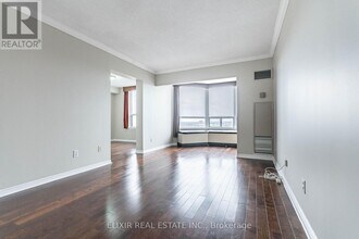 135 Hillcrest Ave in Mississauga, ON - Building Photo - Building Photo