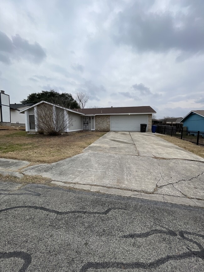 1046 Lemon Tree St in San Antonio, TX - Building Photo - Building Photo