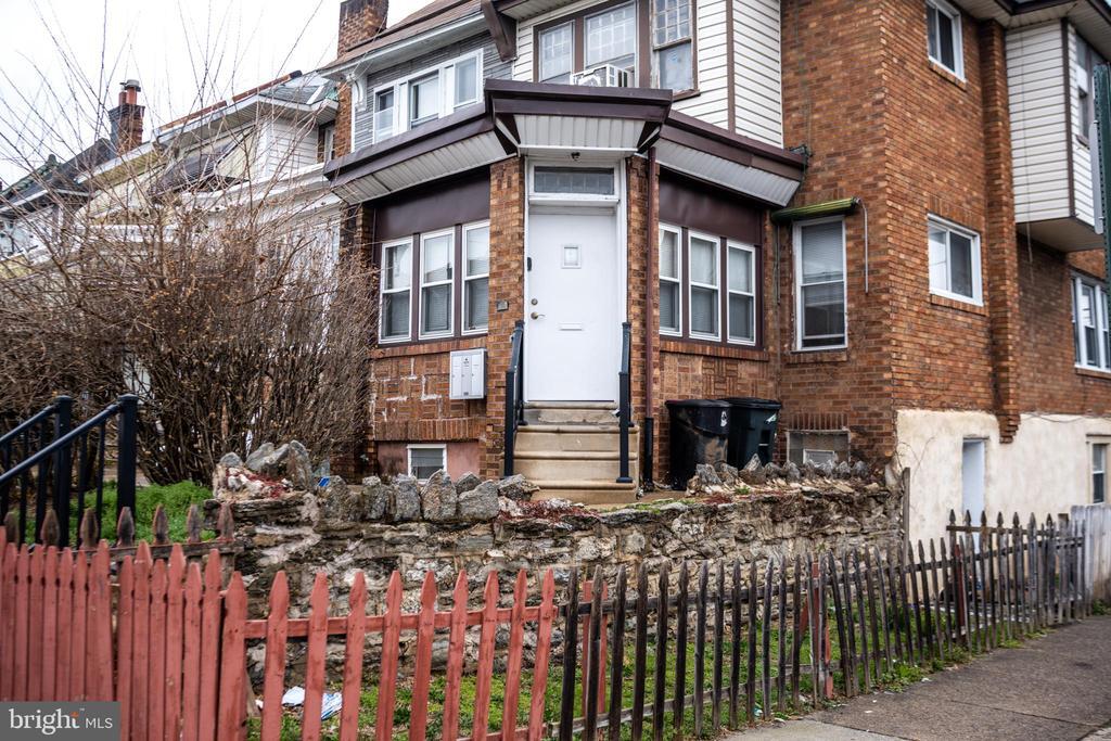 6601 N Gratz St in Philadelphia, PA - Building Photo