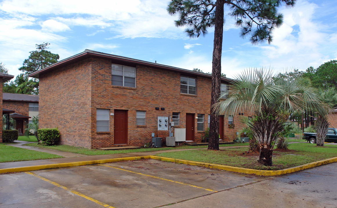 Bryxstone Apartments in Lynn Haven, FL - Building Photo