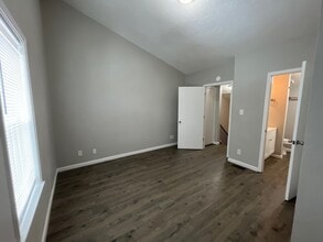 961 Old Hickory Blvd in Jackson, TN - Foto de edificio - Building Photo