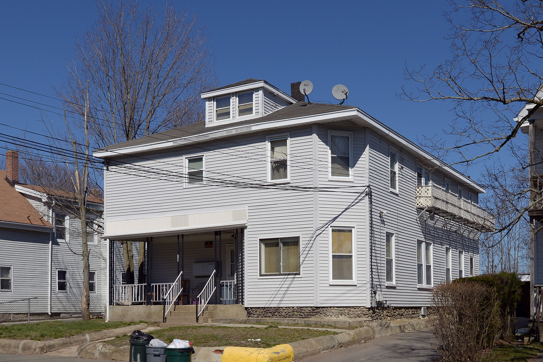 741 N Montello St in Brockton, MA - Building Photo