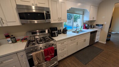 25432 Esrose Ct, Unit 3902 in Lake Forest, CA - Building Photo - Building Photo