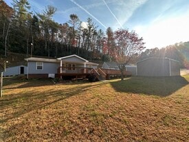 304 Carson Elliott Dr in Marion, NC - Building Photo