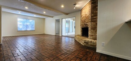 7737 Village Trail Dr in Dallas, TX - Building Photo - Building Photo