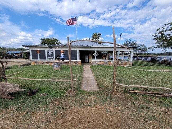 161 Alexander Dr in Tow, TX - Building Photo - Building Photo