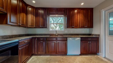 330 Stahlman Ave in Destin, FL - Building Photo - Building Photo