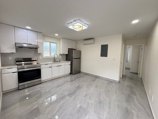 3243 Francis St-Unit -A (1 Bedroom) in Honolulu, HI - Building Photo - Building Photo