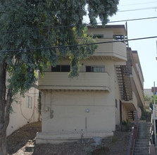 1912 16th Ave in Oakland, CA - Foto de edificio - Building Photo