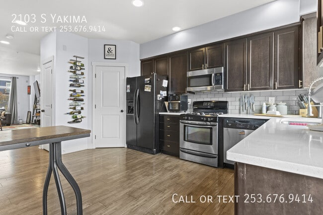 2103 S Yakima Ave in Tacoma, WA - Building Photo - Building Photo