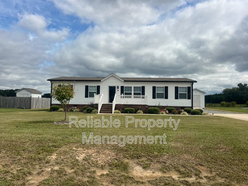 55 Stardust Ln in Selma, NC - Building Photo