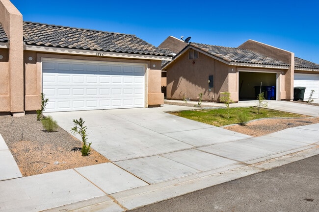 3886 S Brianna Dr in Yuma, AZ - Building Photo - Building Photo