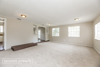1021 Lake Forest Blvd in Jacksonville, FL - Building Photo - Building Photo