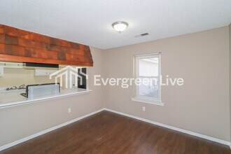 3434 Hallshire Dr in Memphis, TN - Building Photo - Building Photo