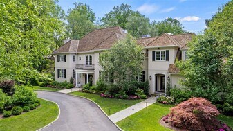 4220 Purchase St in Harrison, NY - Building Photo