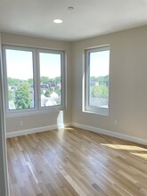 16 Taber St in Boston, MA - Building Photo - Building Photo