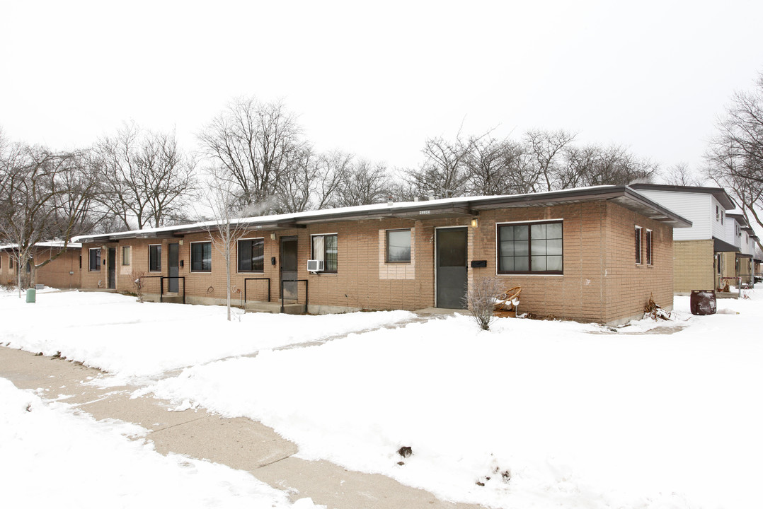 LeMoyne Gardens in Inkster, MI - Building Photo