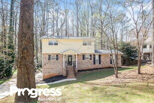 340 Hermitage Ct in Marietta, GA - Building Photo