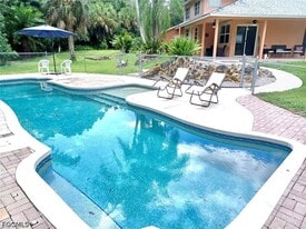 740 19th St SW in Naples, FL - Building Photo