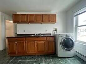17 Winfield St, Unit 3 in Worcester, MA - Building Photo