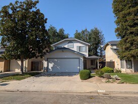 9913 N Canyon Creek Ln in Fresno, CA - Building Photo