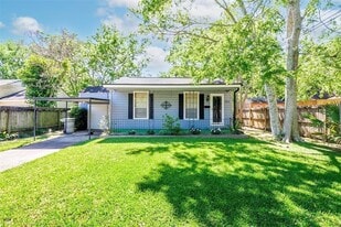 565 25th St in Beaumont, TX - Building Photo