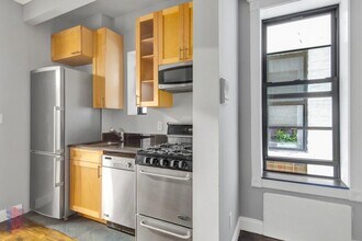 209 E 25th St, Unit 2A in New York, NY - Building Photo - Building Photo