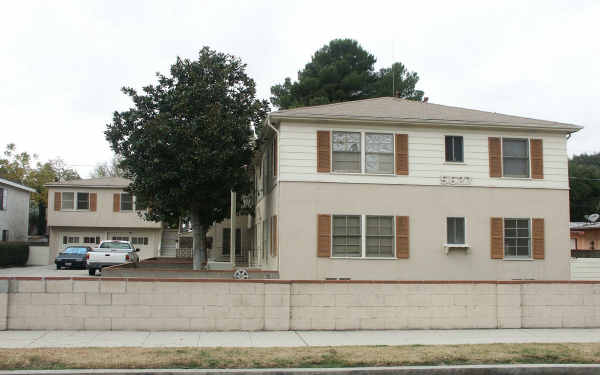 5627 Denny Ave in North Hollywood, CA - Building Photo - Building Photo