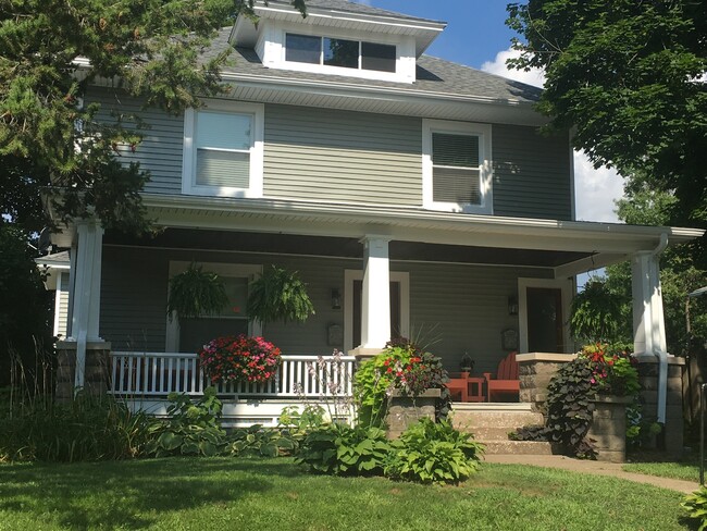 2608 Leclaire St, Unit Main