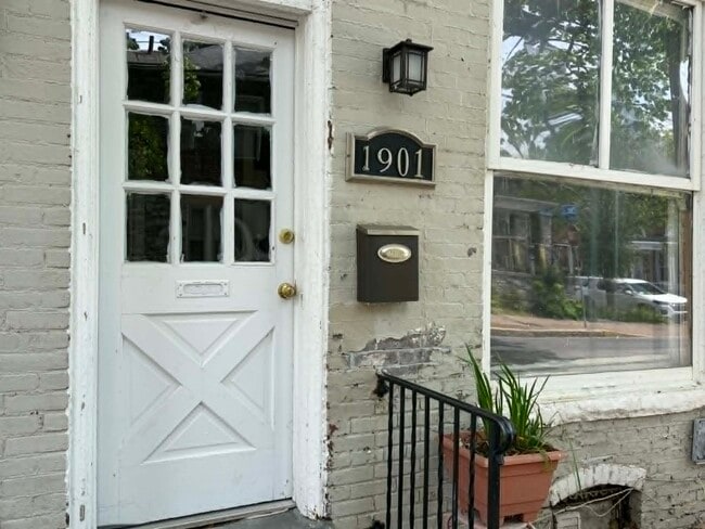 1901 Penn St, Unit 1901 Penn