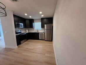 531 N J St, Unit 5 in Lake Worth Beach, FL - Building Photo - Building Photo